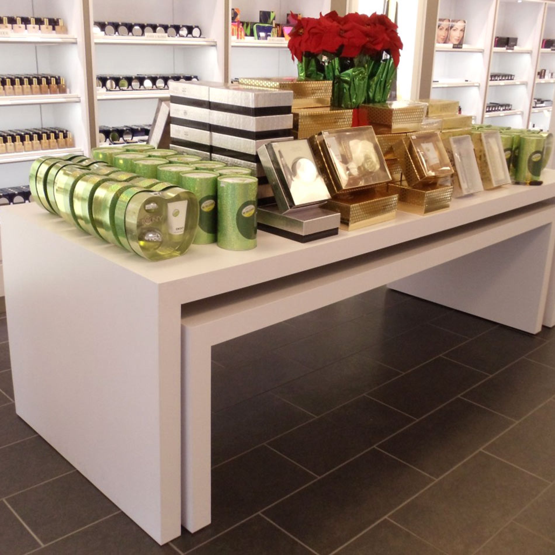 THE COSMETIC STORE DISPLAYS