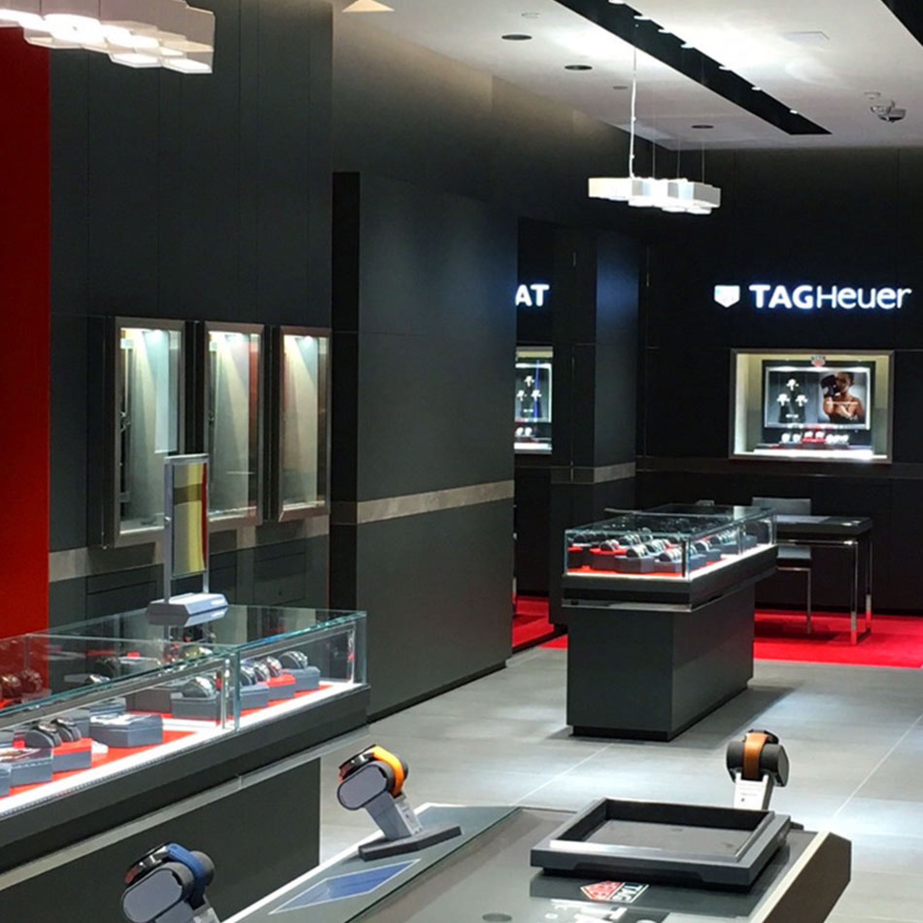 TAG HEUER - FORUM SHOPS