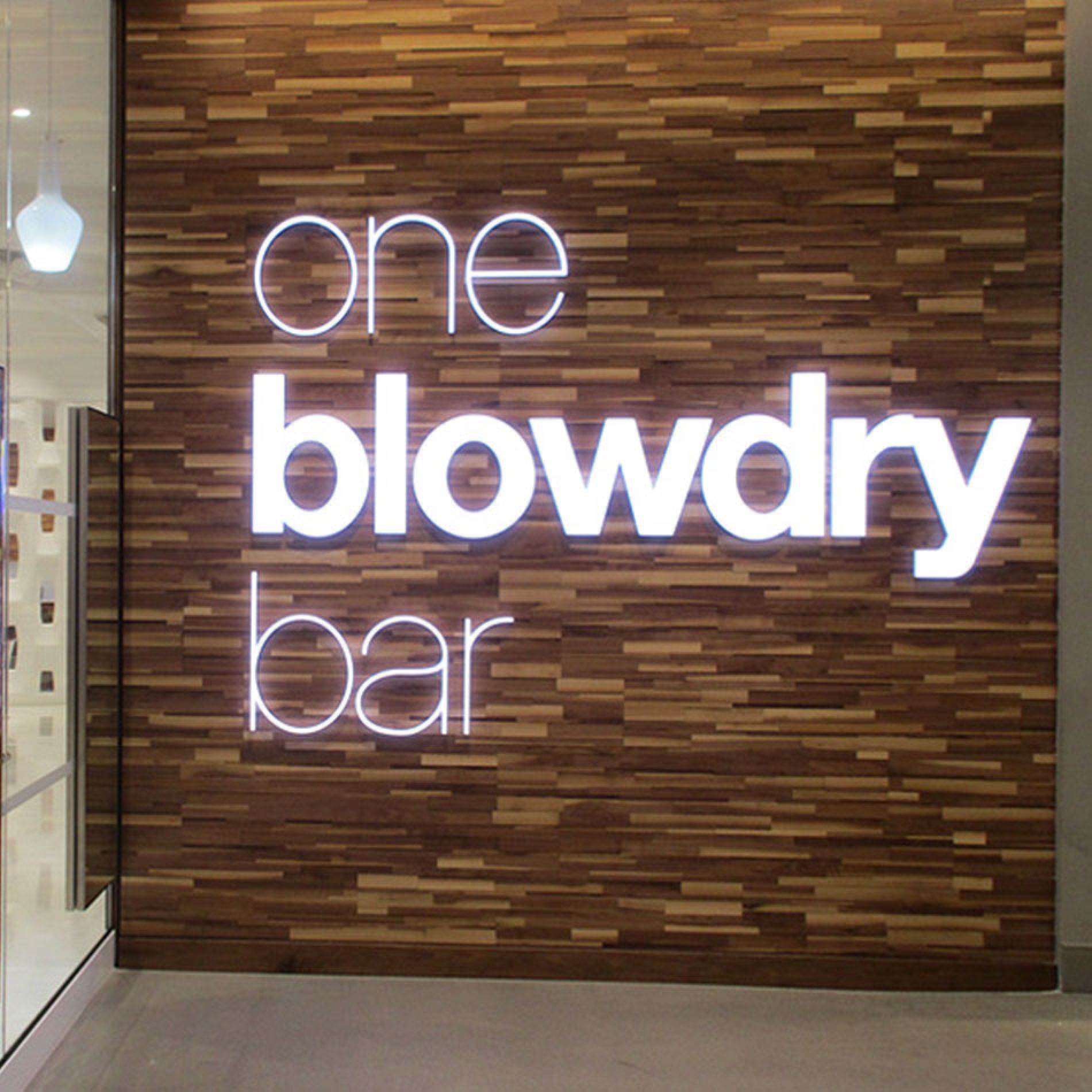 RETAIL SIGNAGE Gallery Image