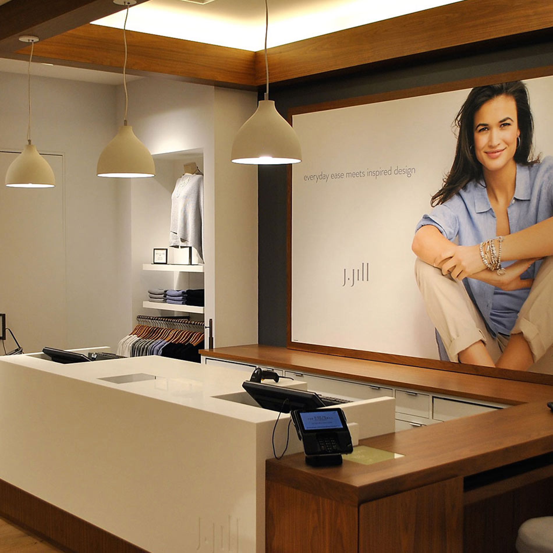 Abercrombie & Fitch Gallery Image